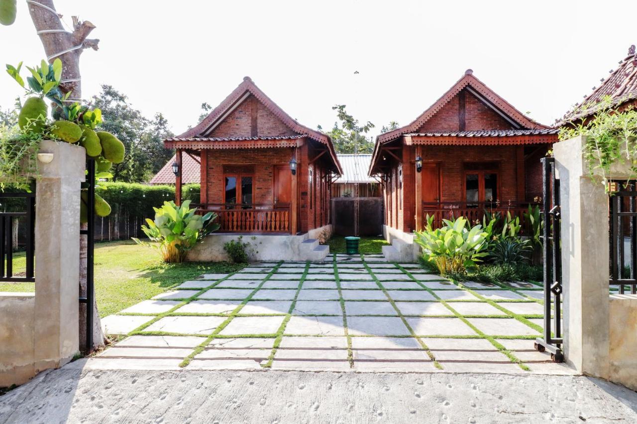 Omah Teras Bata Guesthouse Джокякарта Екстериор снимка
