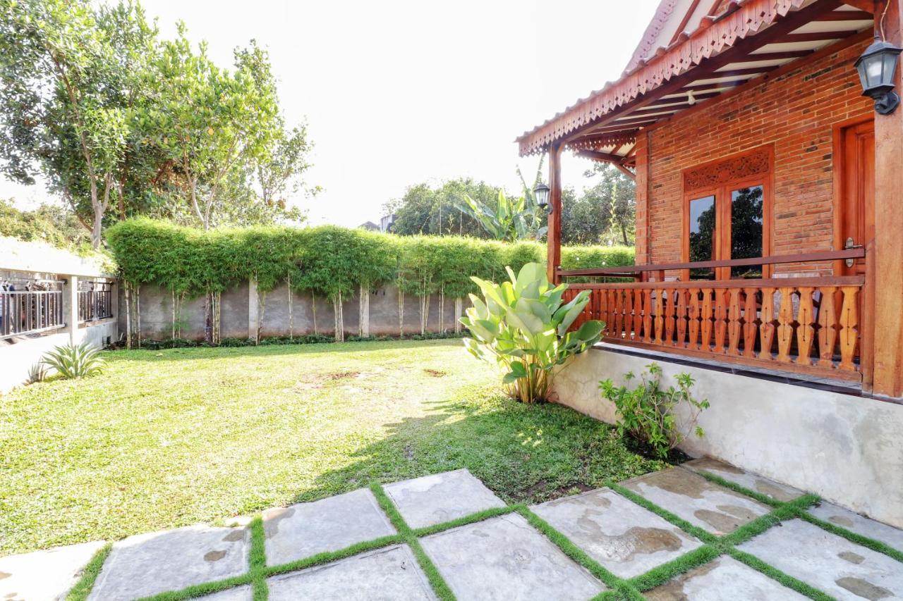Omah Teras Bata Guesthouse Джокякарта Екстериор снимка