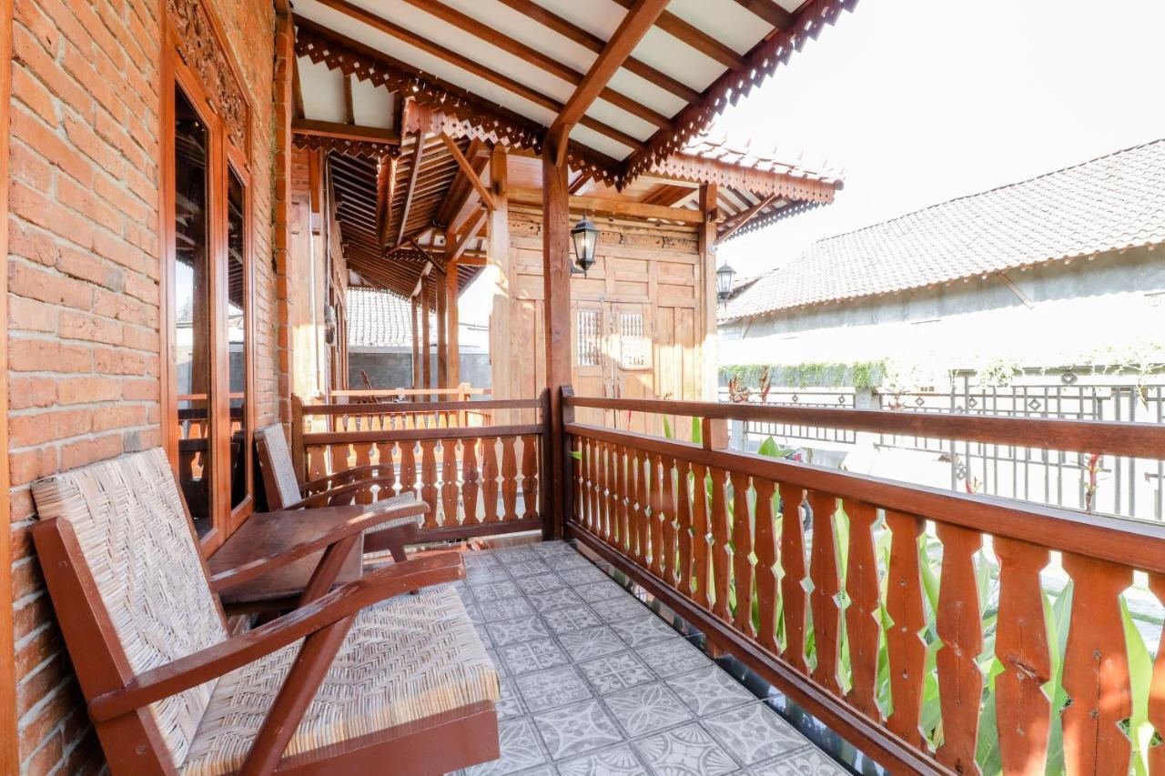 Omah Teras Bata Guesthouse Джокякарта Екстериор снимка