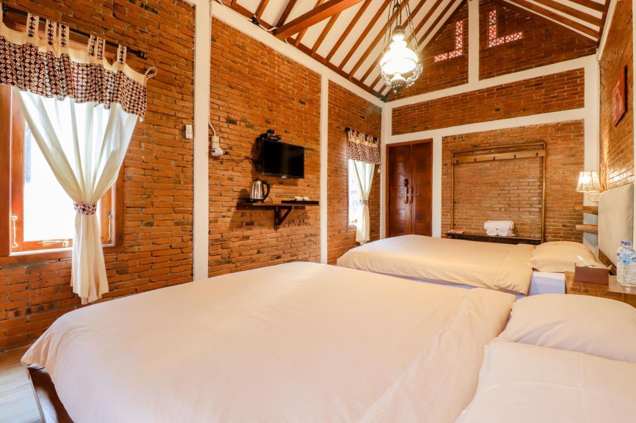 Omah Teras Bata Guesthouse Джокякарта Екстериор снимка
